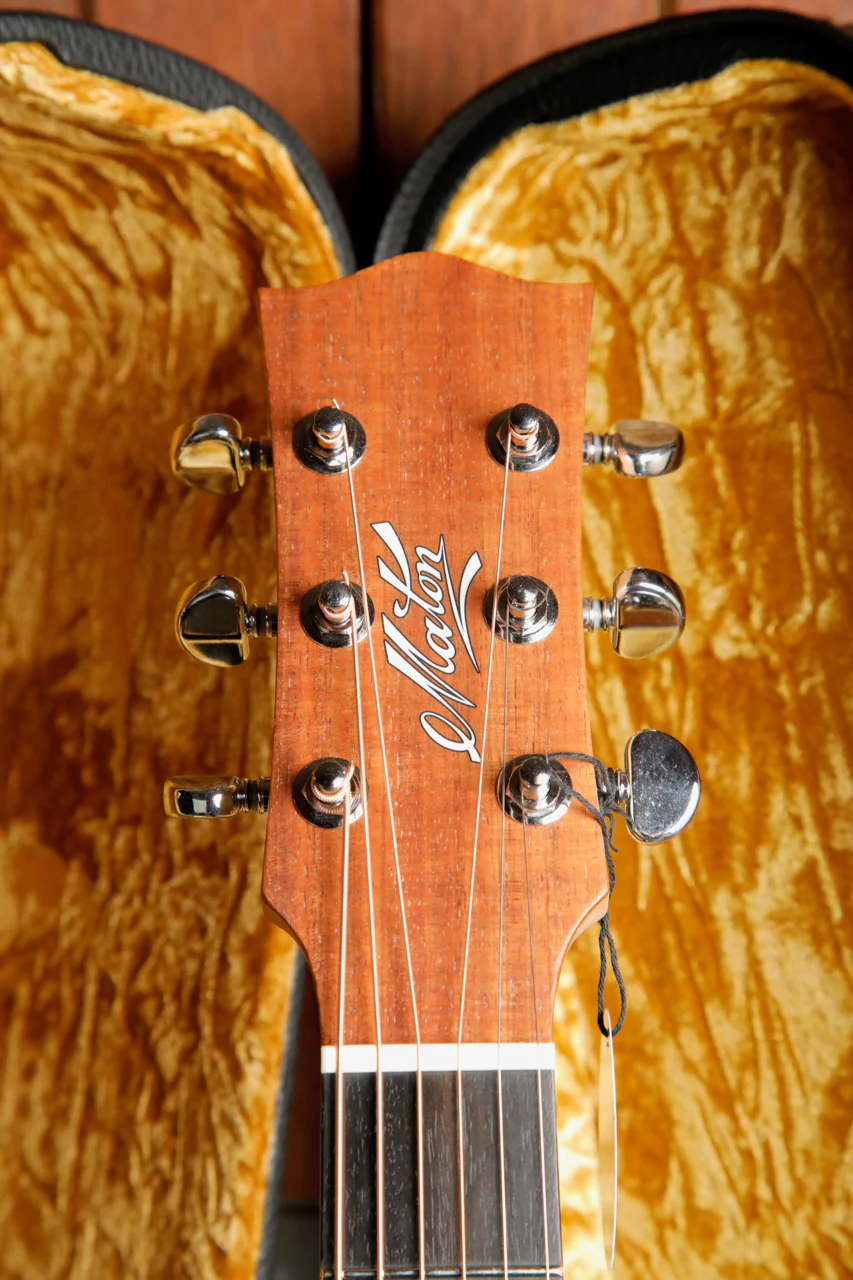 Maton SRS70C Spruce/Blackwood Acoustic-Electric Guitar - Image 3