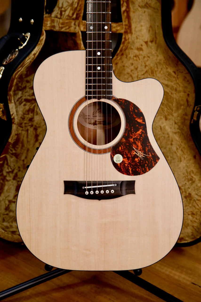 Maton SRS808C Solid Road Series Acoustic-Electric Guitar