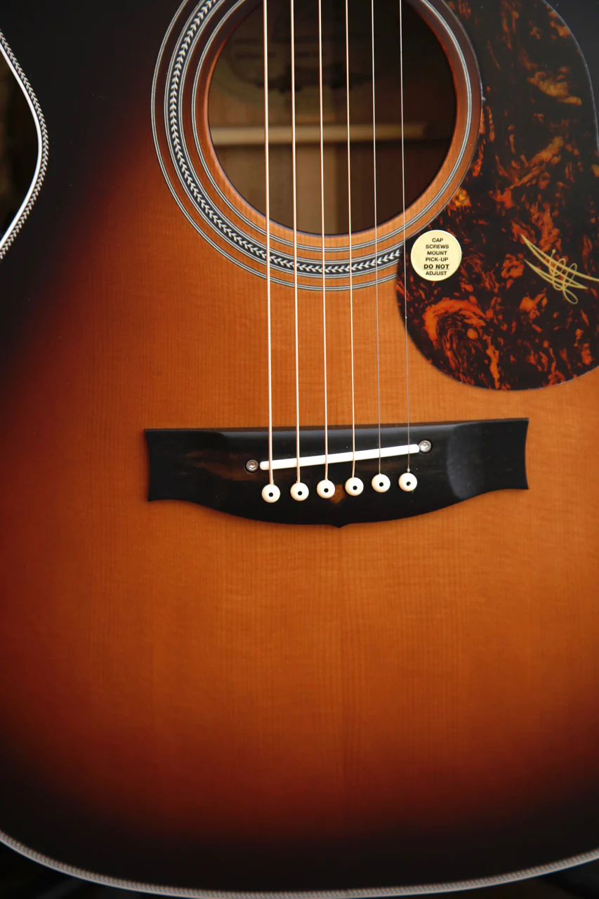 Maton Troubadour Traditional Satin Tobacco Sunburst Acoustic-Electric Guitar - Image 6
