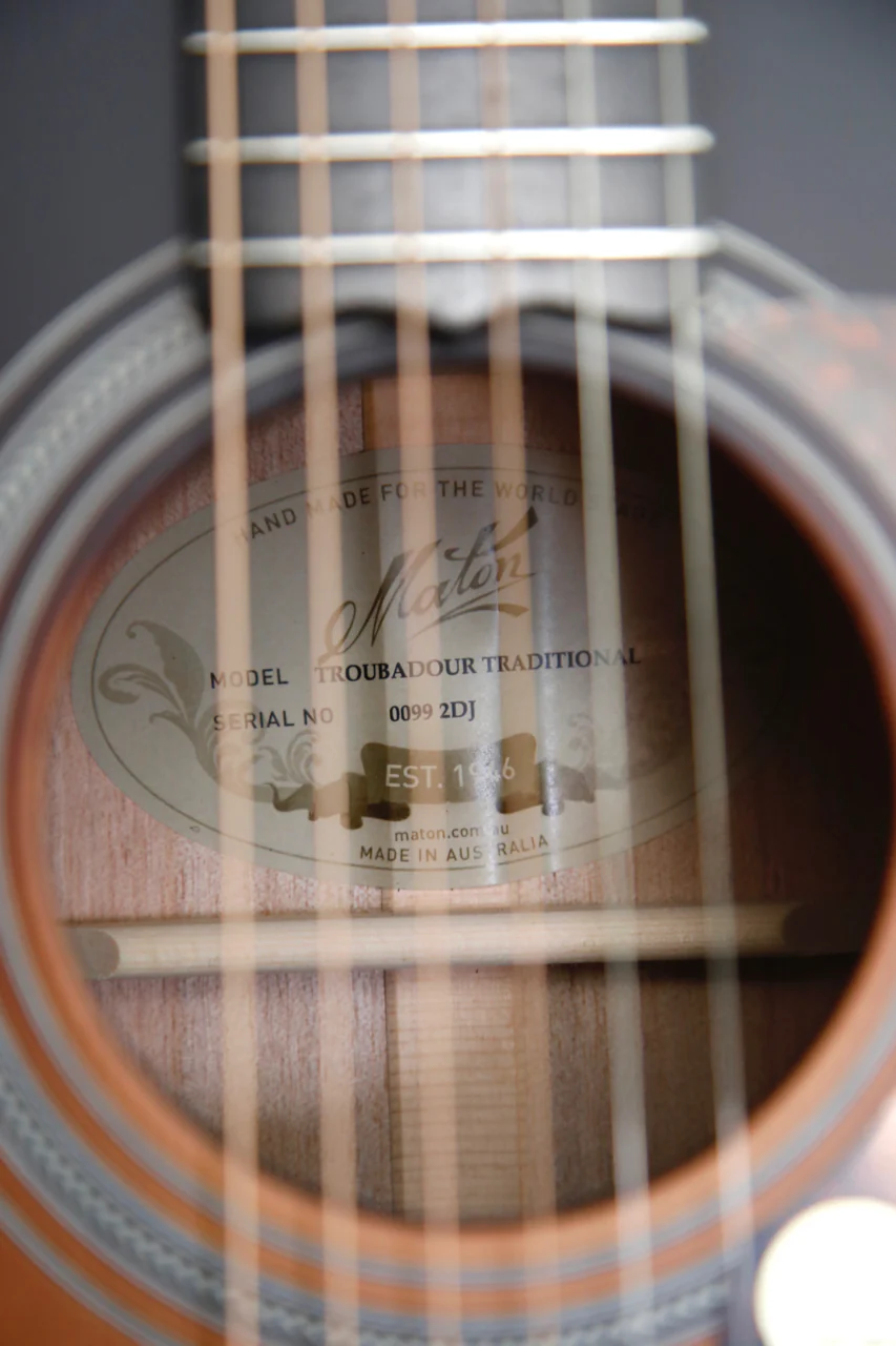 Maton Troubadour Traditional Satin Tobacco Sunburst Acoustic-Electric Guitar - Image 7