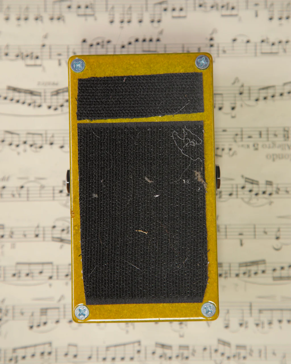 Mojo Hand FX One Ton Bee Fuzz Pedal Pre-Owned - Image 2