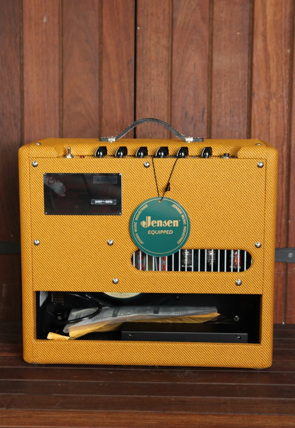 Fender Blues Junior Lacquered Tweed 15W 1x12 Combo - Image 3