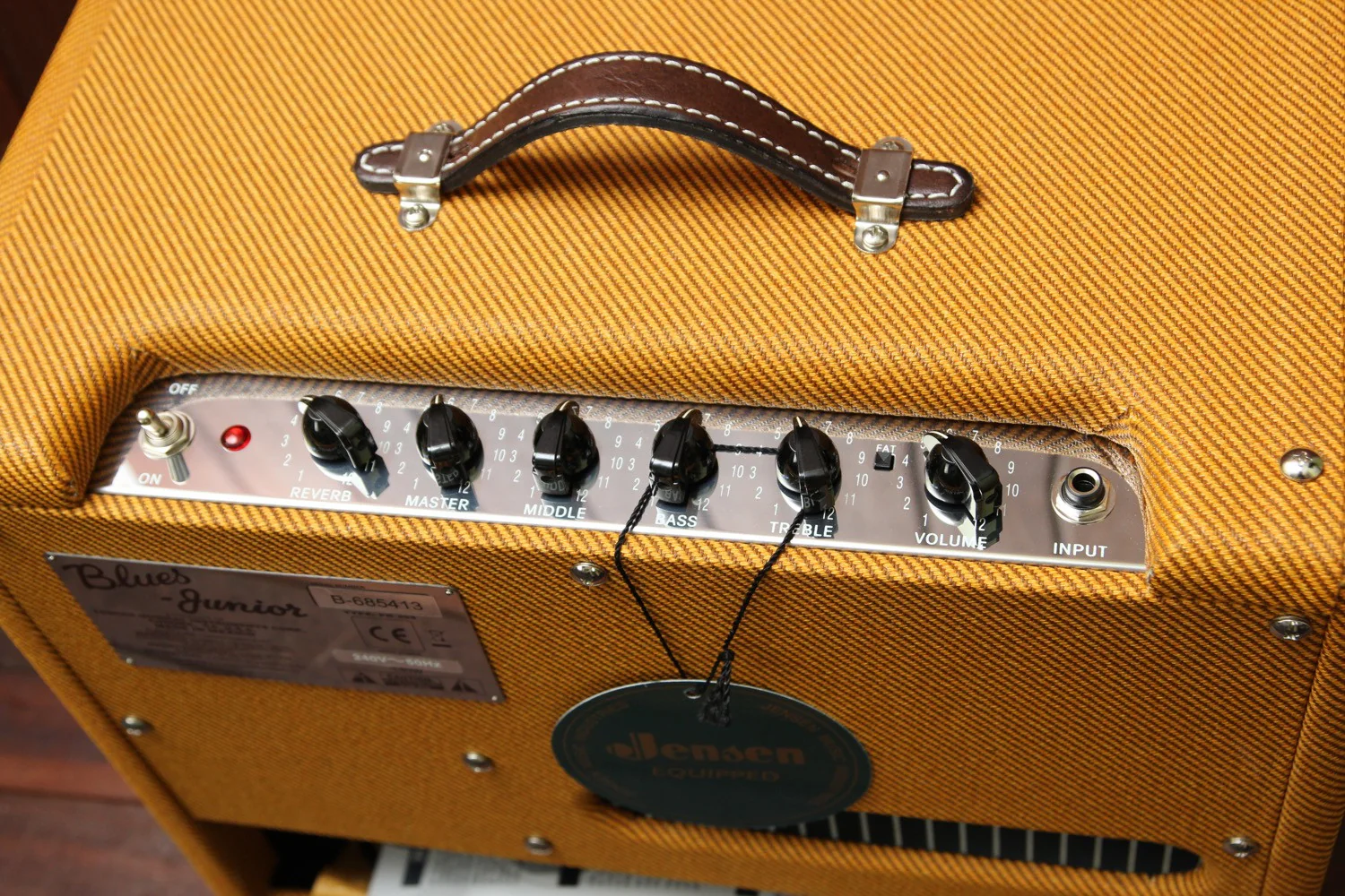 Fender Blues Junior Lacquered Tweed 15W 1x12 Combo - Image 4