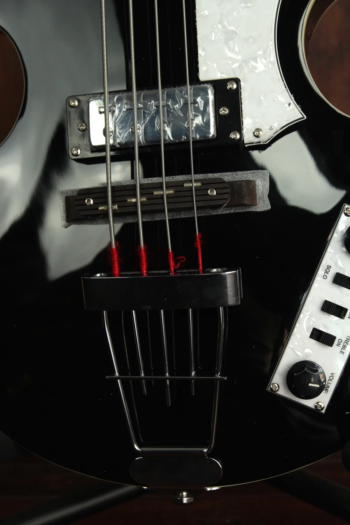 Hofner Ignition Series Violin Beatle Bass Black with Case - Image 8