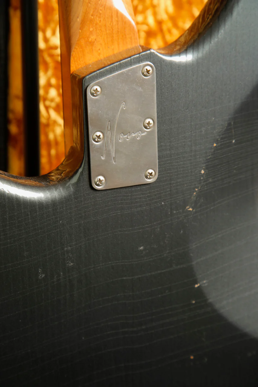 Novo Ivorus Charcoal Frost Bass Guitar - Image 17