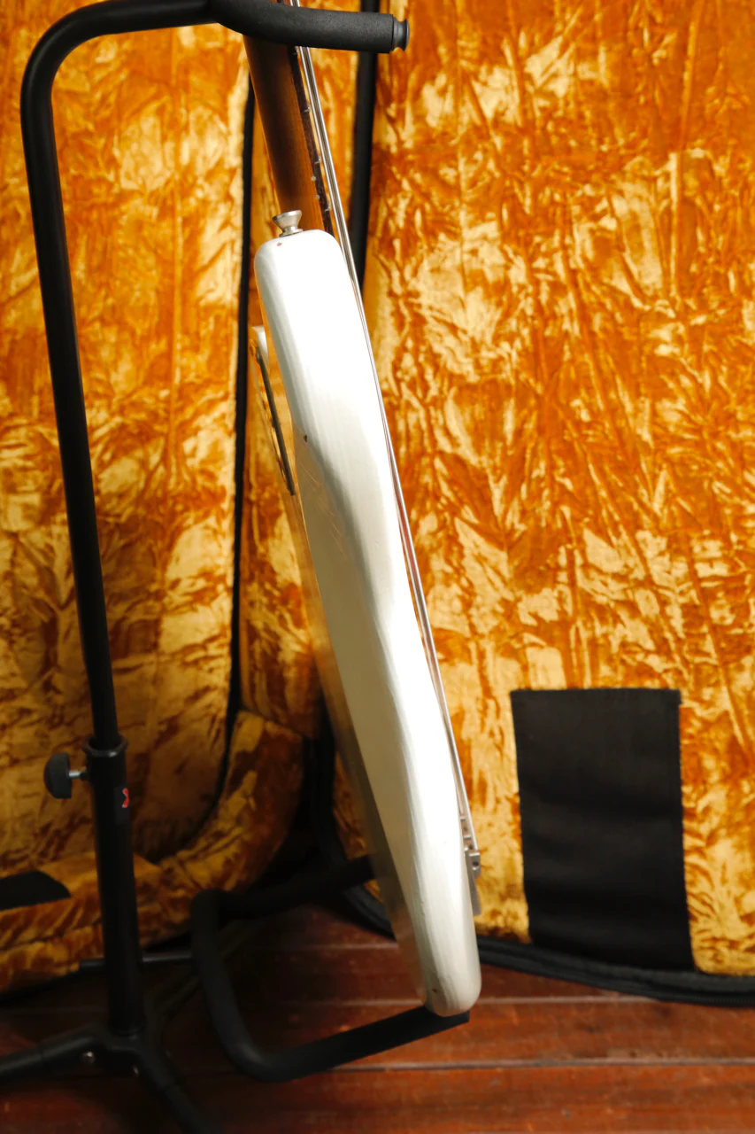 Novo Ivorus Olympic White Bass Guitar - Image 10