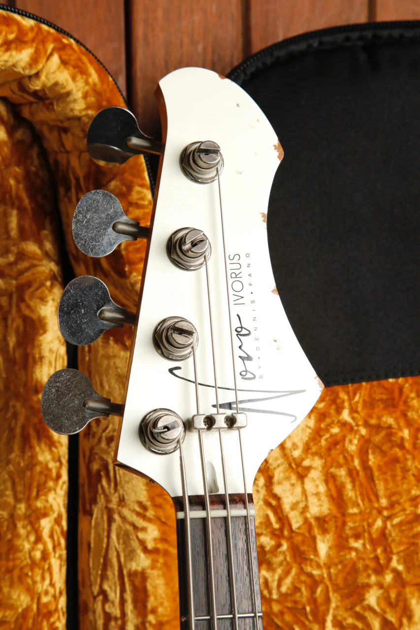 Novo Ivorus Olympic White Bass Guitar - Image 3