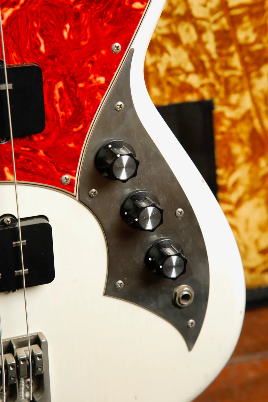 Novo Ivorus Olympic White Bass Guitar - Image 7