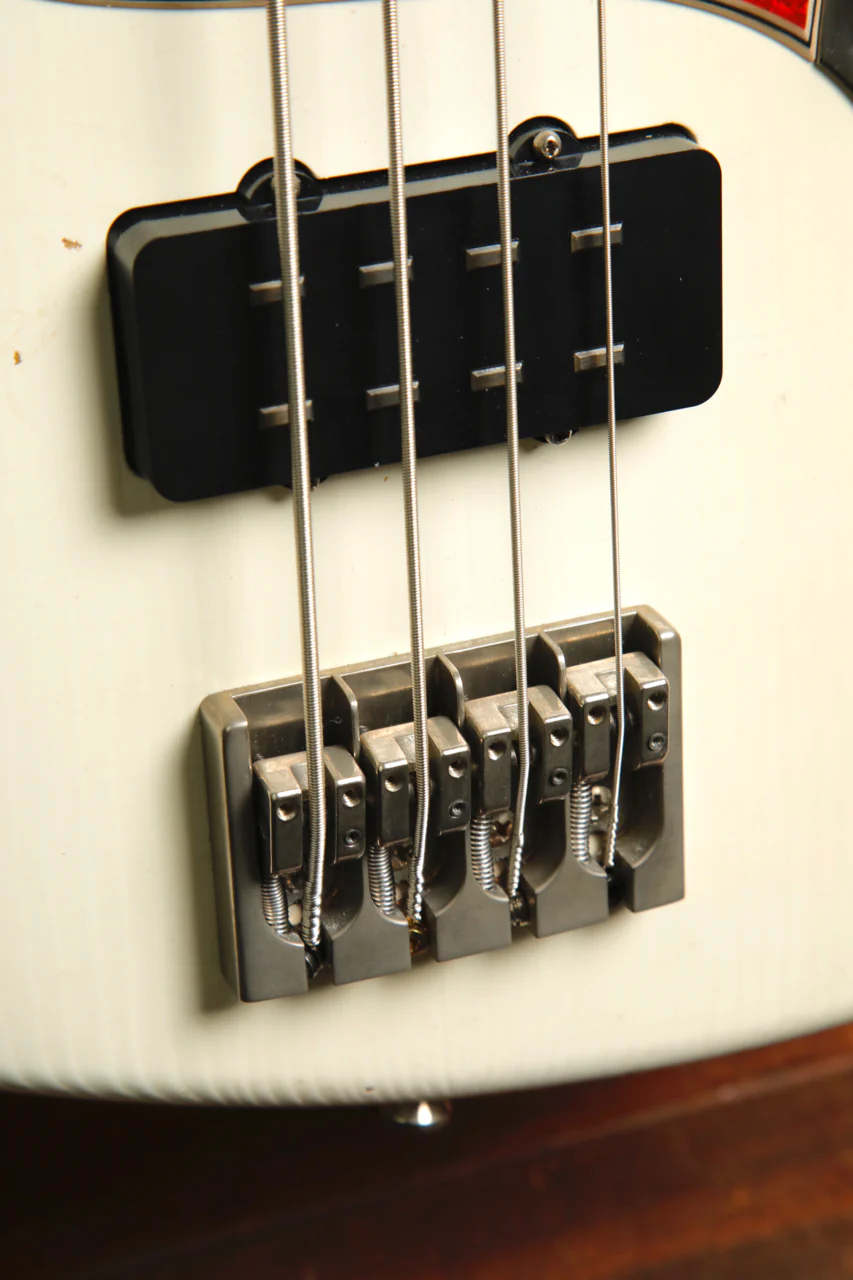 Novo Ivorus Olympic White Bass Guitar - Image 8