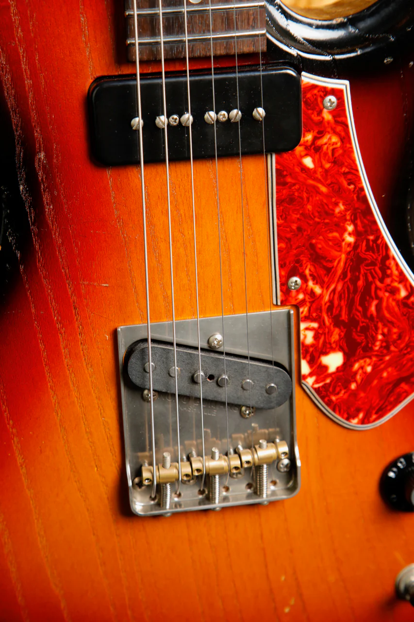 Novo Solus F2 3-Tone Burst Electric Guitar - Image 6