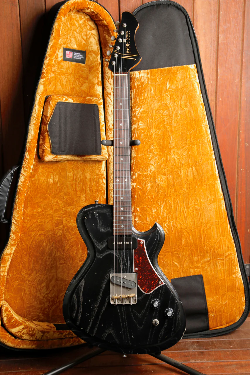 Novo Solus F2 Bull Black Electric Guitar - Image 2