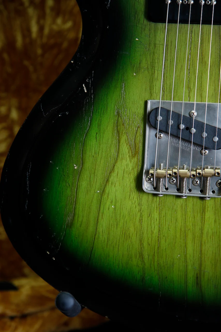Novo Solus F2 Cat's Eye Burst Electric Guitar - Image 5