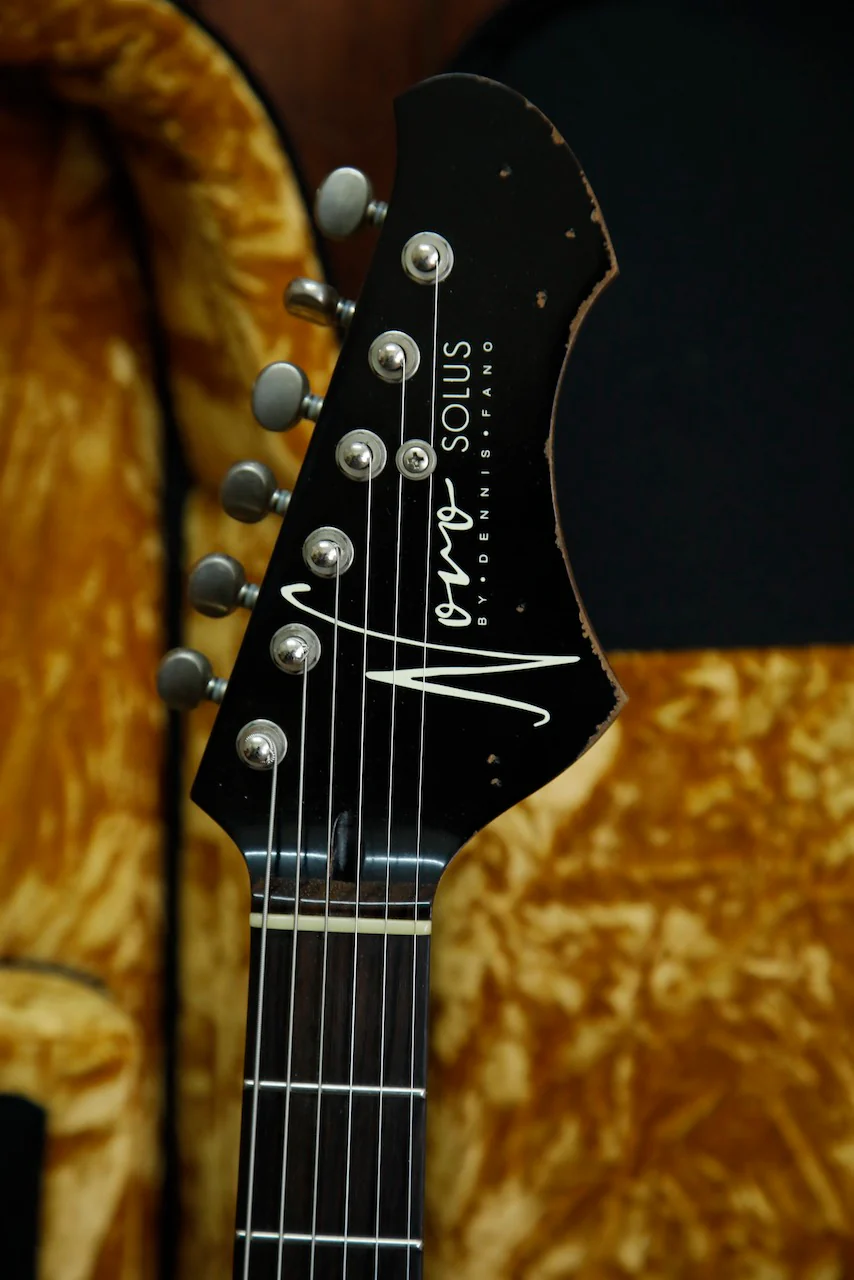 Novo Solus F2 Cat's Eye Burst Electric Guitar - Image 7