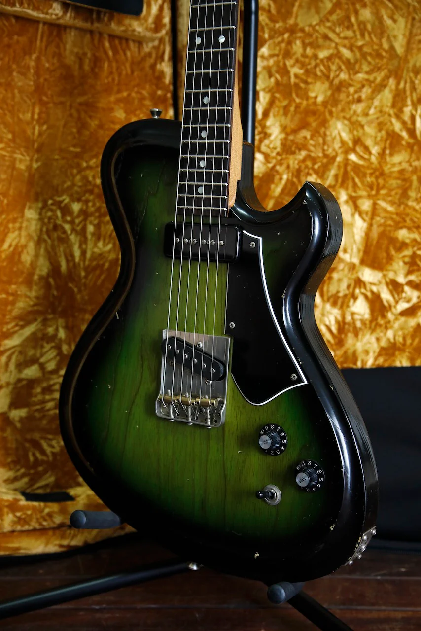 Novo Solus F2 Cat's Eye Burst Electric Guitar - Image 8