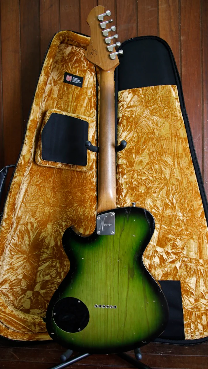 Novo Solus F2 Cat's Eye Burst Electric Guitar - Image 9
