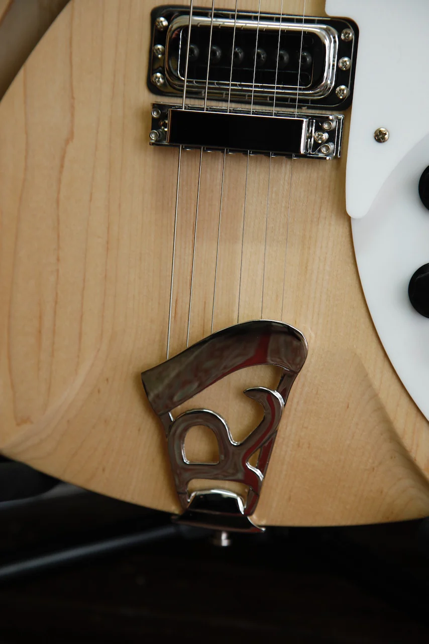 Rickenbacker 330 Mapleglo Semi-Hollow Electric Guitar - Image 5
