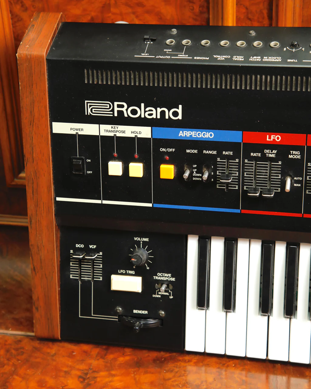 Roland Juno-60 61-Key Programmable Polyphonic Analogue Synthesizer 1983 Pre-Owned - Image 3