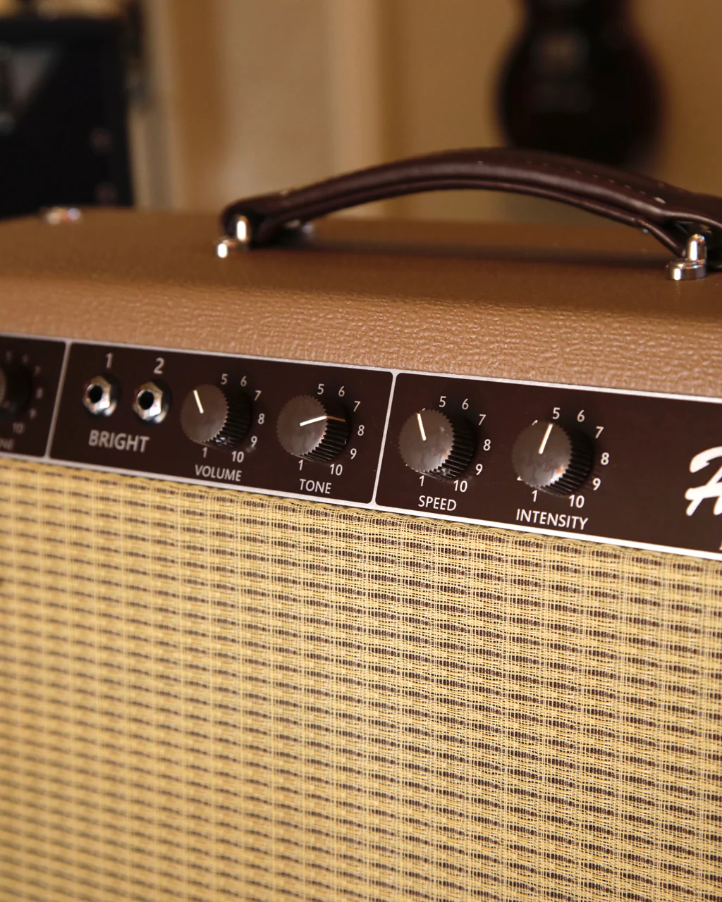 Suhr Hombre 1x12" Tube Guitar Amplifier Combo - Image 4