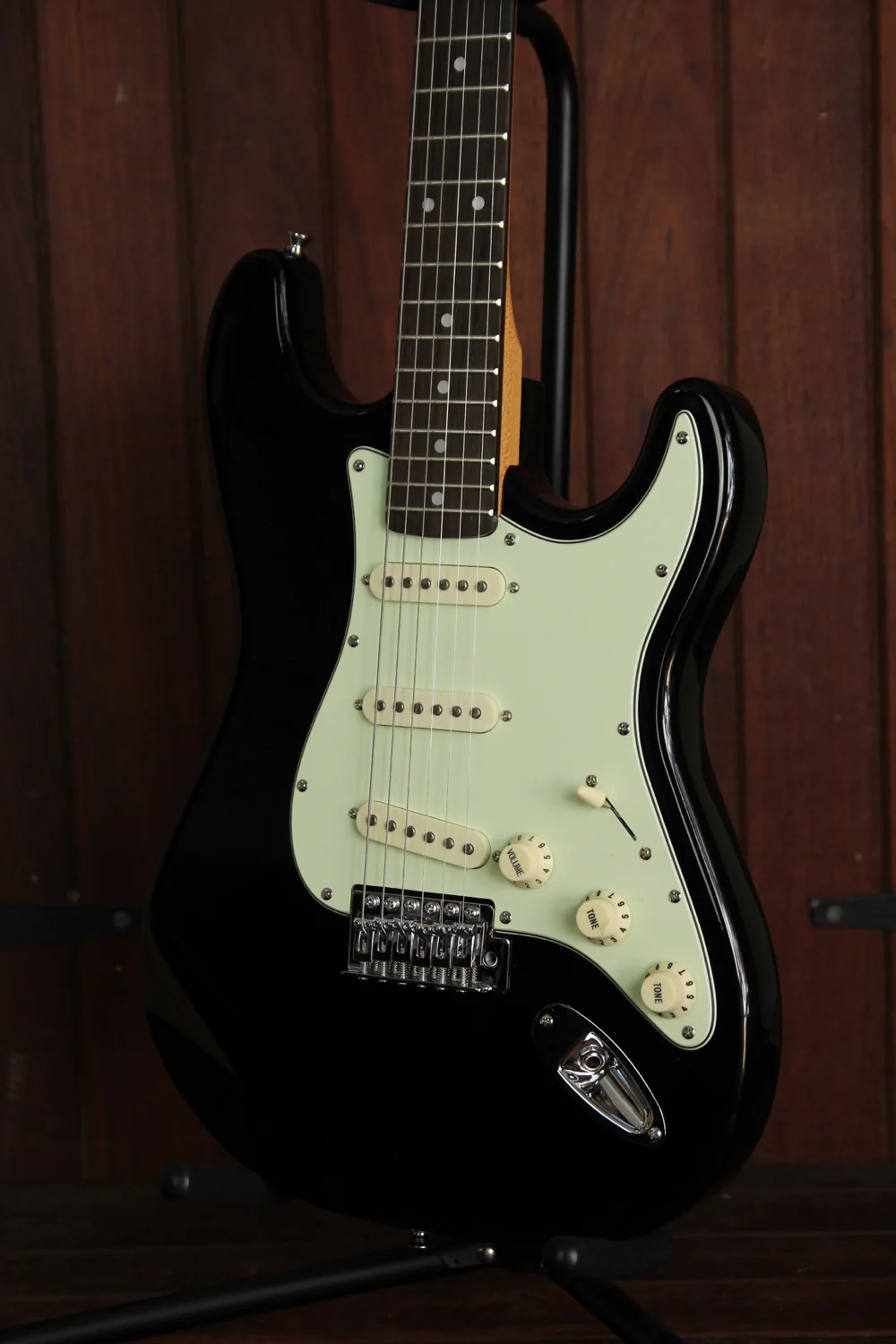 SX Vintage Style Electric Guitar Black with Bag - Image 3