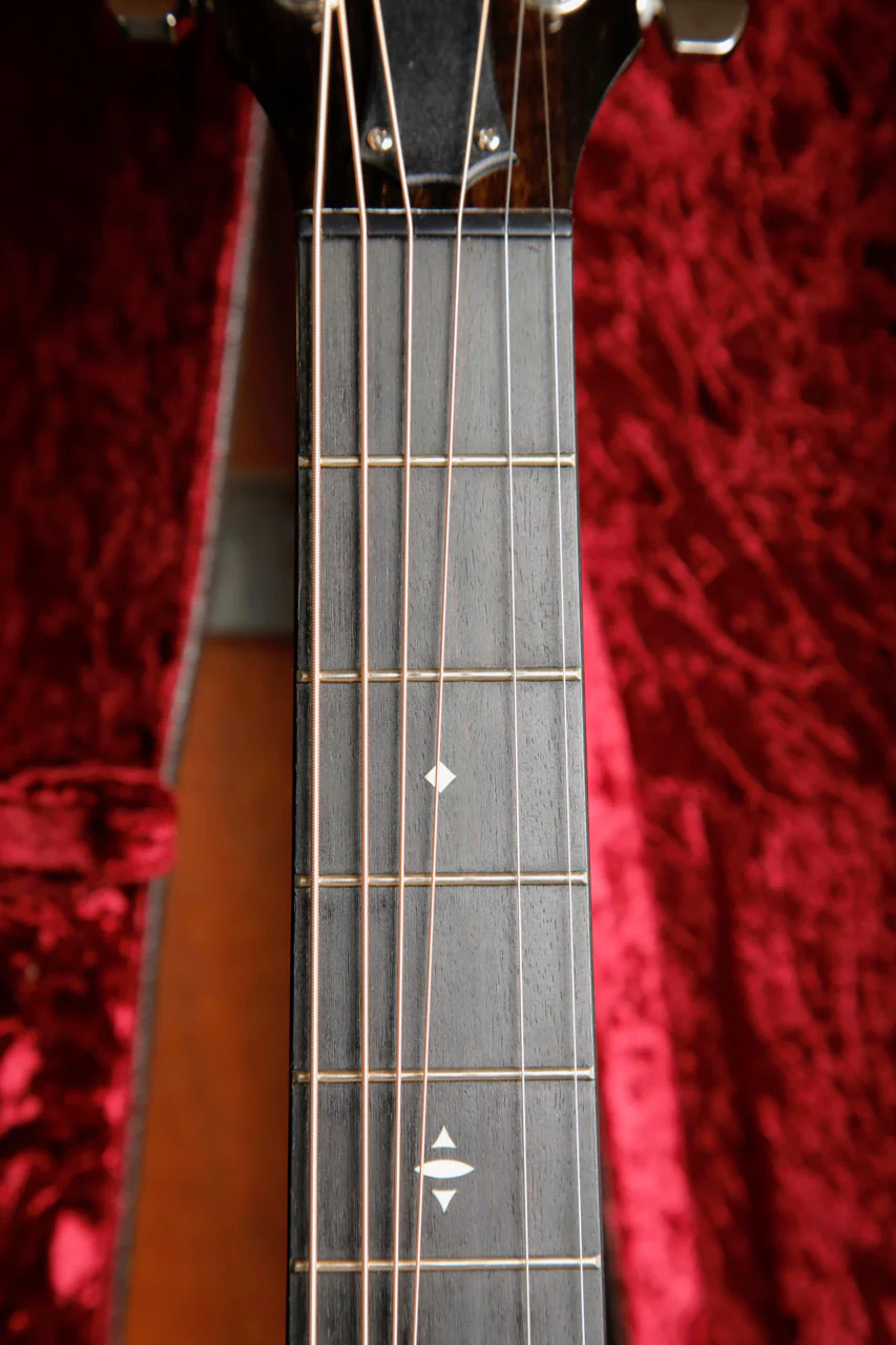 Taylor 524ce Grand Auditorium Acoustic-Electric Guitar 2019 Pre-Owned - Image 4