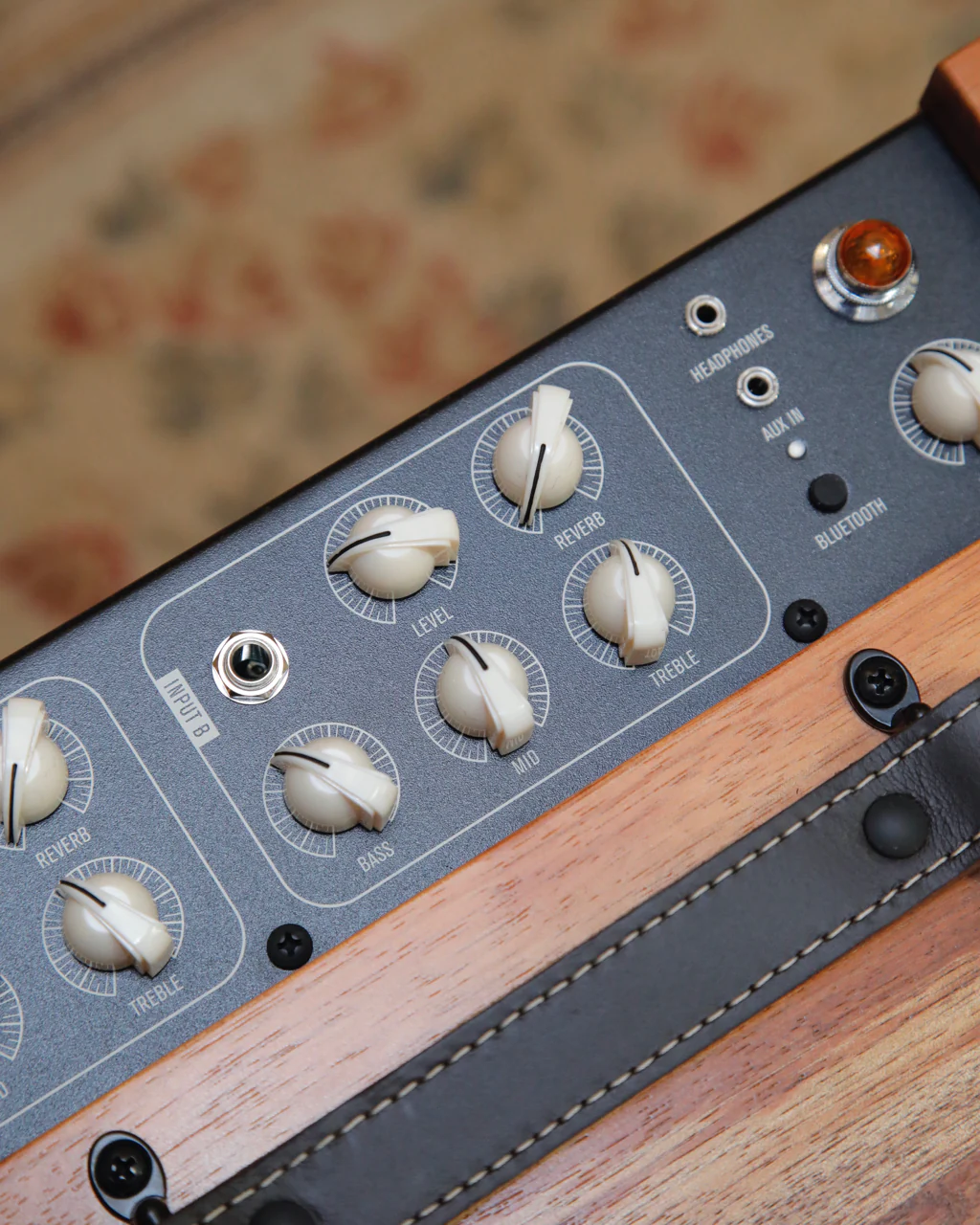 Taylor Circa74 150-Watt Acoustic Guitar & Vocal Amplifier - Image 4