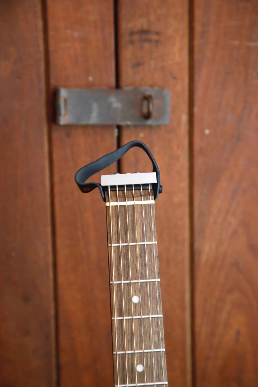 Traveler Guitar Ultra-Light Acoustic Guitar Mahogany - Image 3