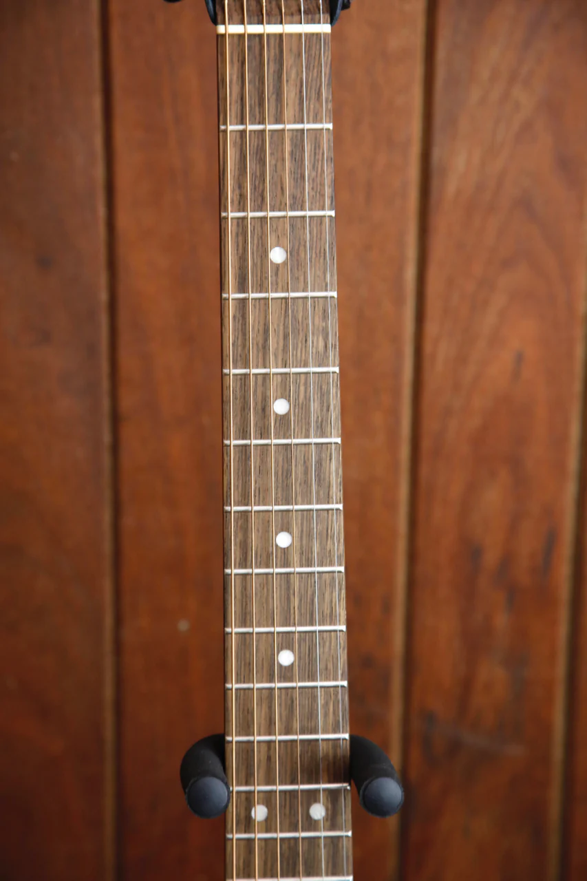 Traveler Guitar Ultra-Light Acoustic Guitar Mahogany - Image 4