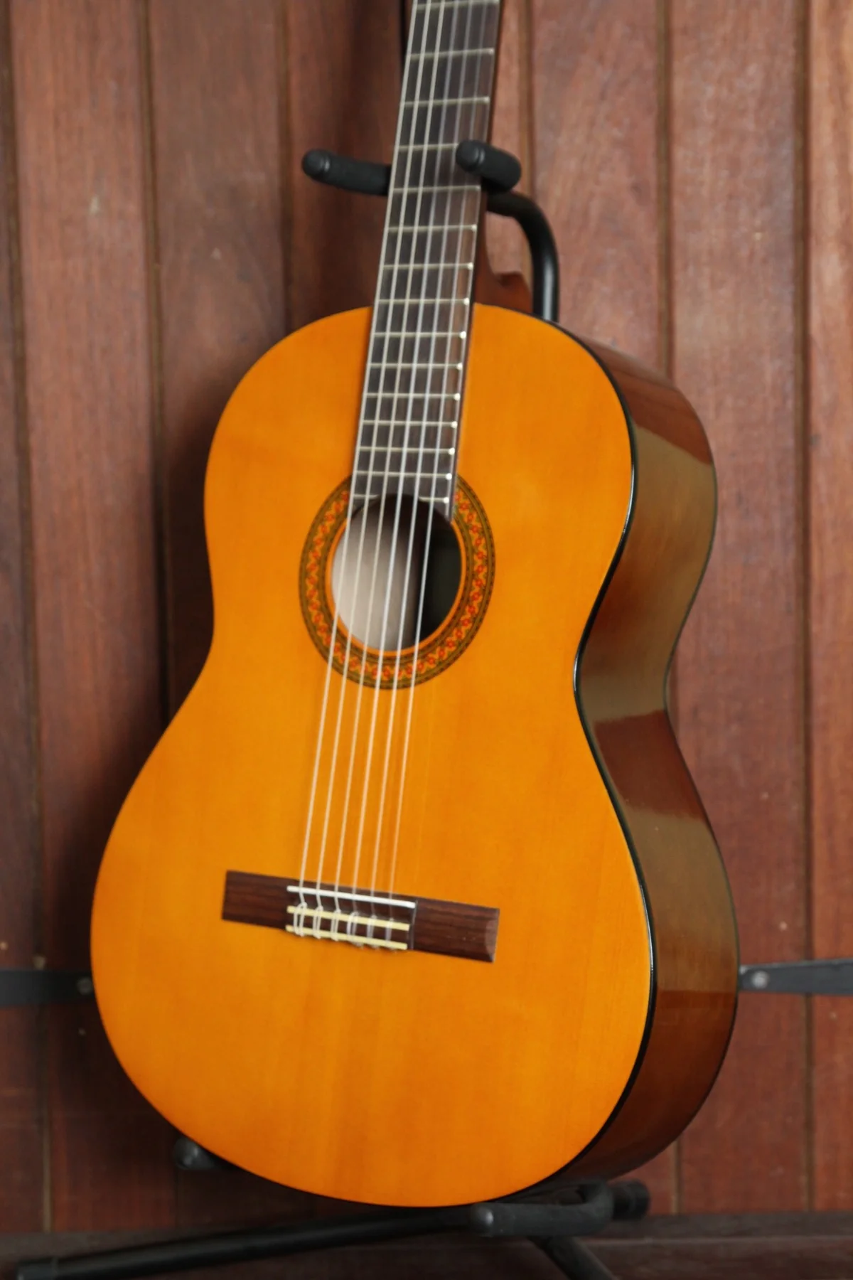 Yamaha GIGMAKER C40 Full-sized Nylon String Guitar w/Tuner and Bag - Image 5