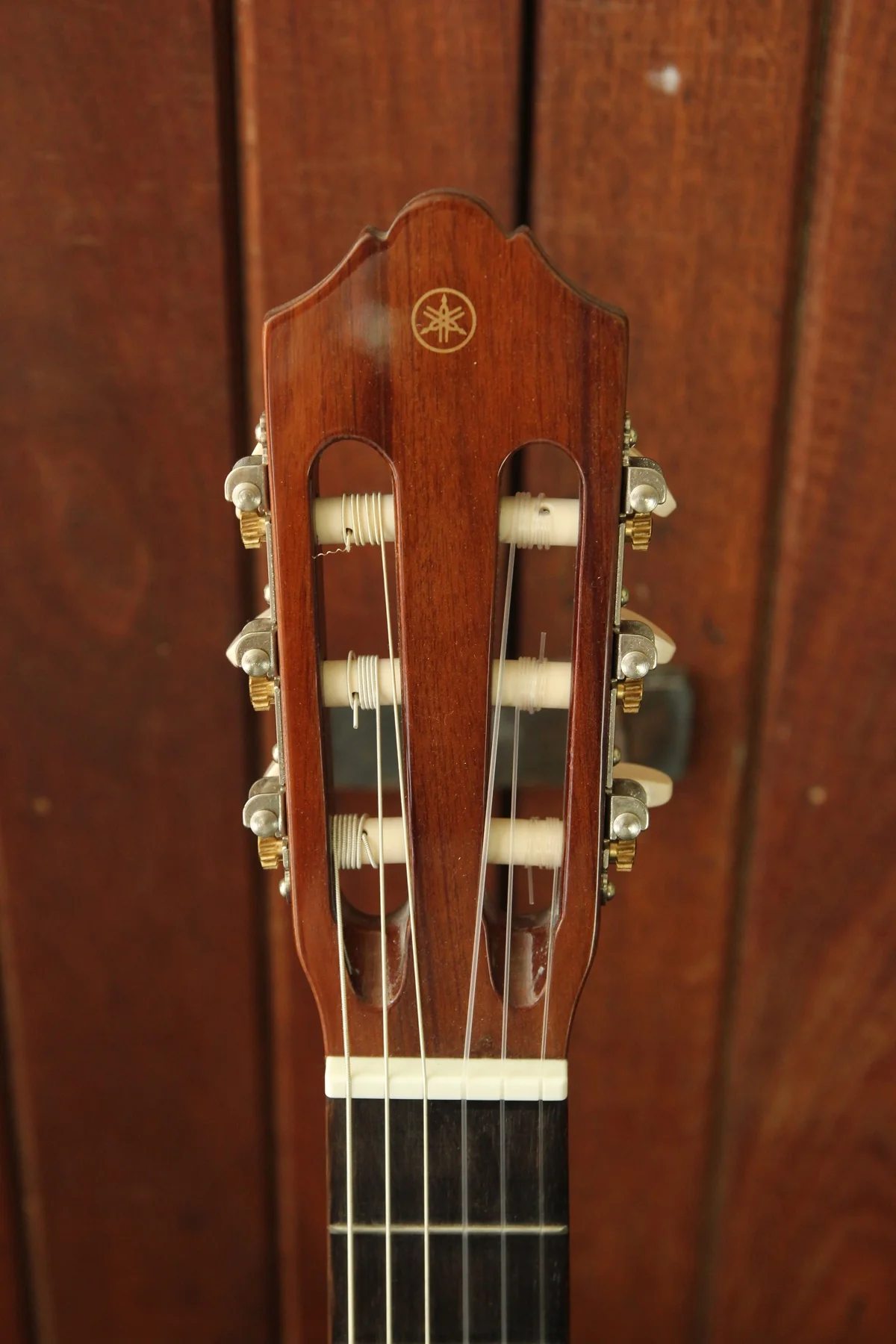 Yamaha GIGMAKER C40 Full-sized Nylon String Guitar w/Tuner and Bag - Image 8