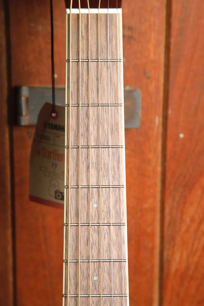 Yamaha FG820 Dreadnought Gloss Brown Sunburst Acoustic Guitar - Image 4